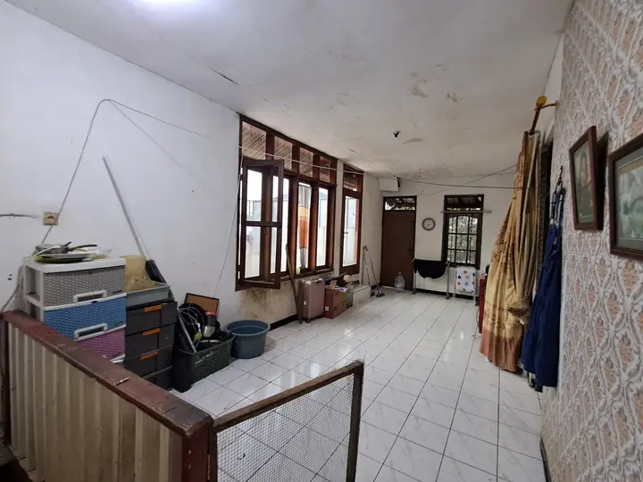 dijual rumah luas dan strategis tengah kota bandung