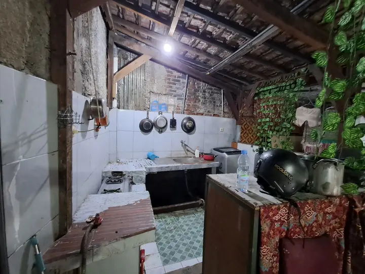 dijual rumah luas dan strategis tengah kota bandung