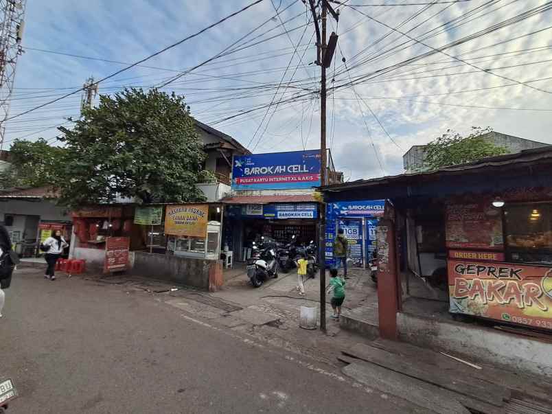 dijual rumah luas dan strategis tengah kota bandung