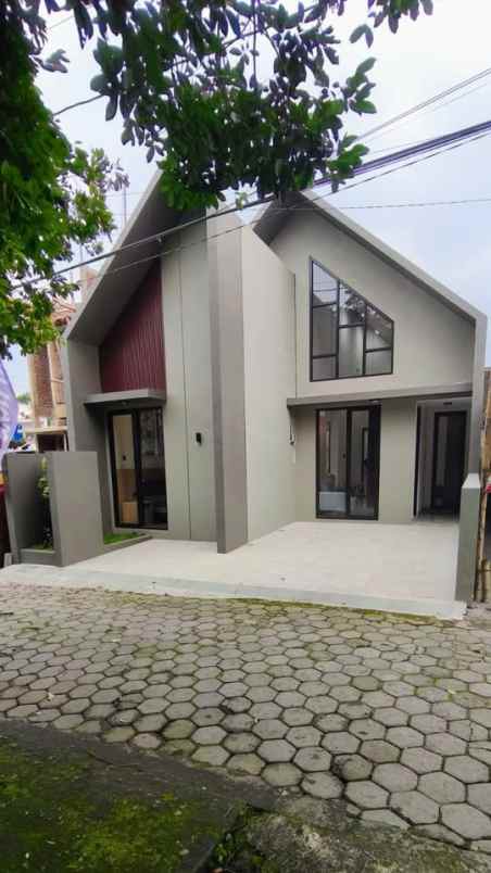 dijual rumah maguwoharjo