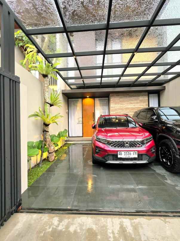 dijual rumah maguwoharjo sleman