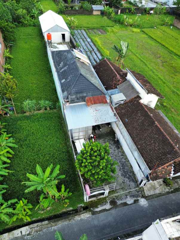 dijual rumah manukan condongcatur depok