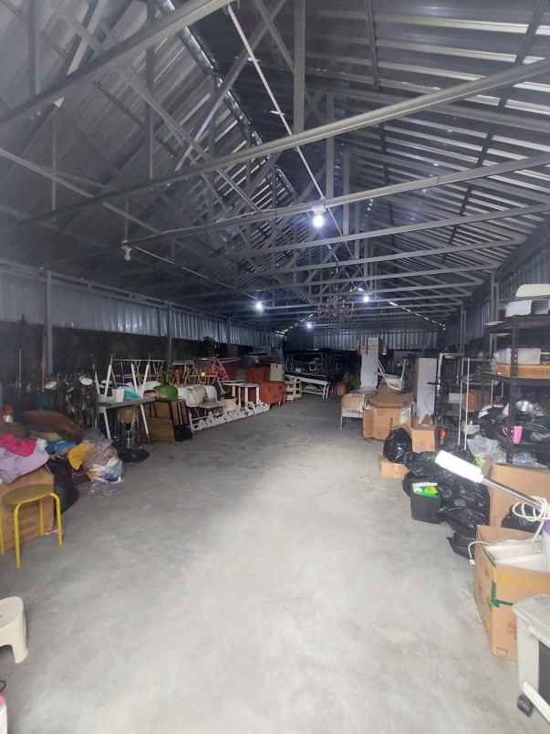 dijual rumah manukan condongcatur depok