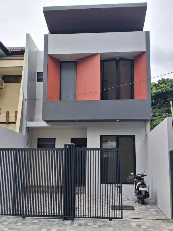 dijual rumah manyar jaya