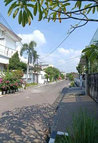 dijual rumah manyar kertoarjo