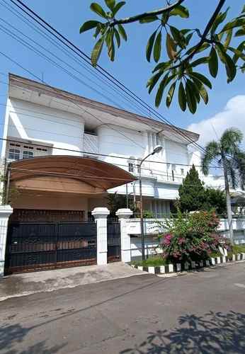 dijual rumah manyar kertoarjo