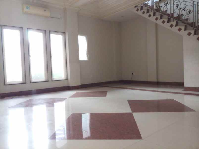 dijual rumah manyar rejo surabaya