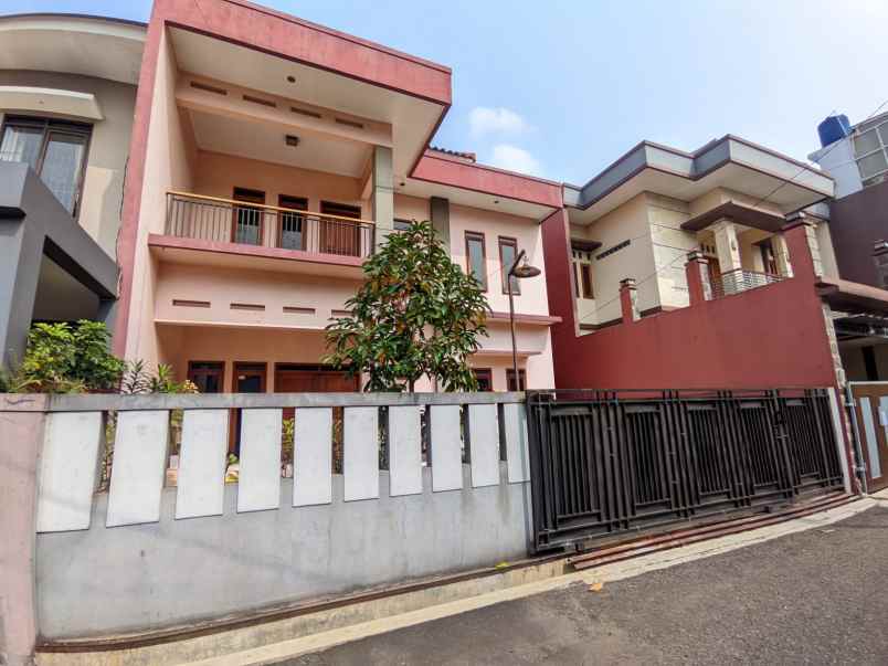 dijual rumah margacinta margawangi
