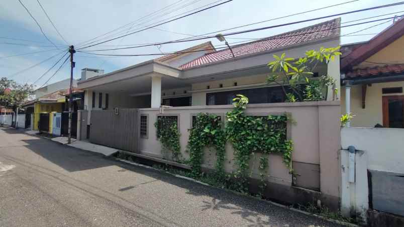 dijual rumah margahayu raya