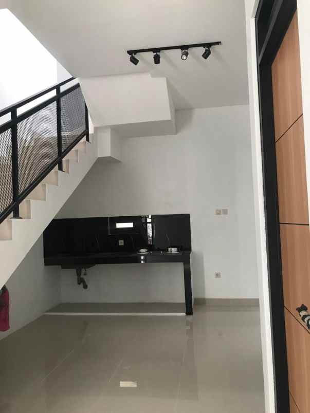 dijual rumah margahayu raya