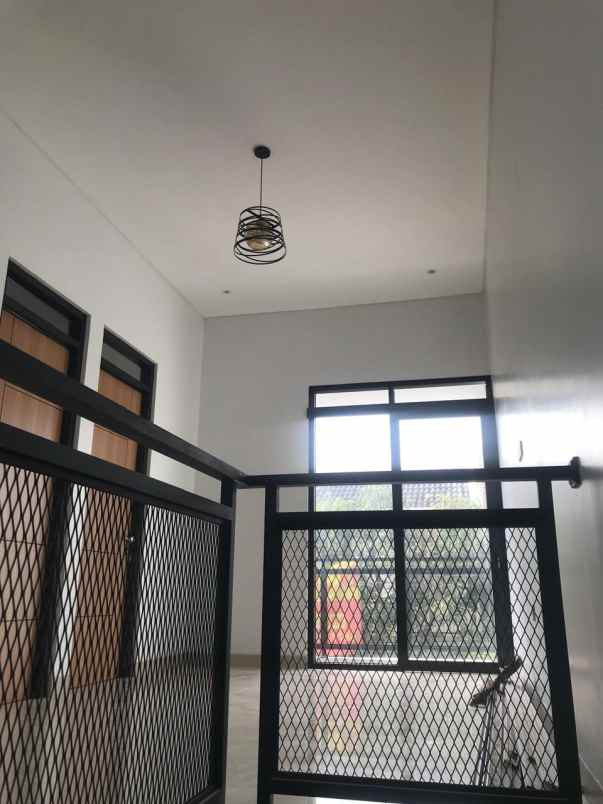 dijual rumah margahayu raya