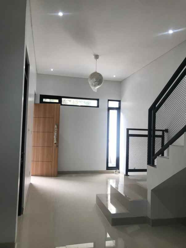 dijual rumah margahayu raya