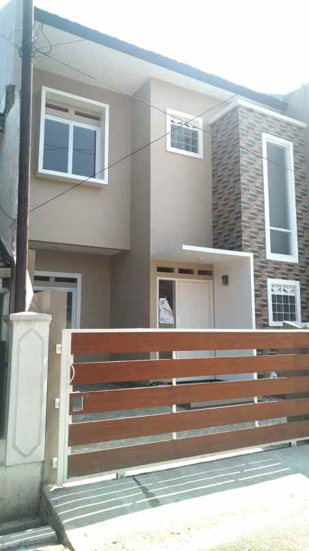 dijual rumah margahayu raya