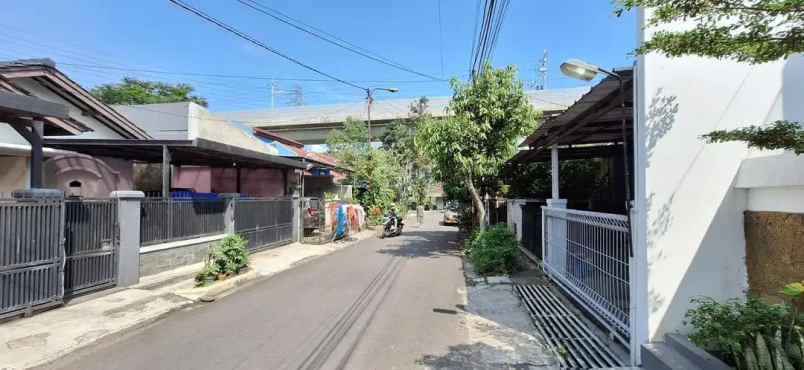 dijual rumah margakencana