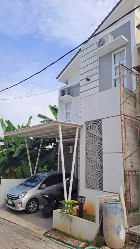 dijual rumah medina townhouse depok jl