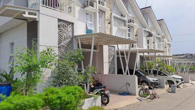 dijual rumah medina townhouse depok jl