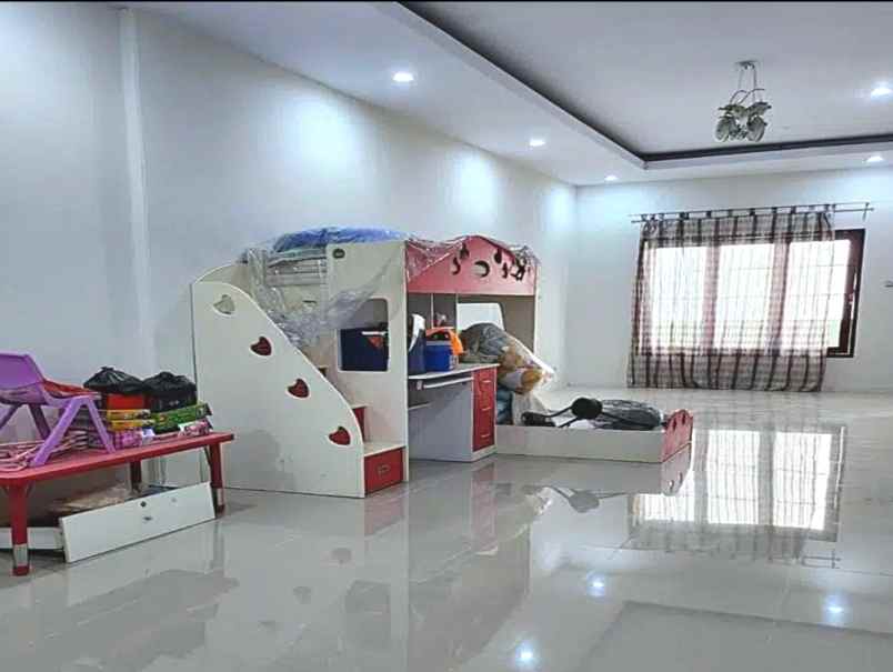 dijual rumah mediterania boulevard