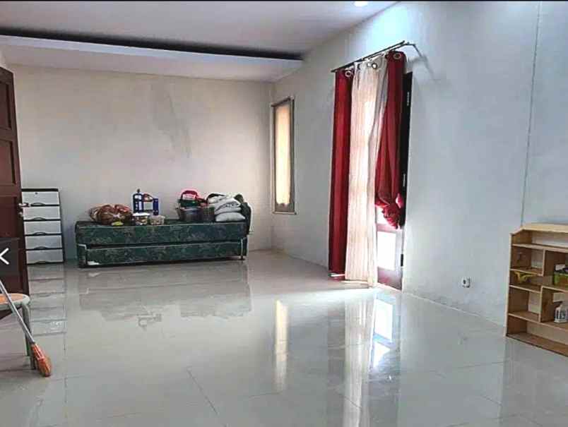 dijual rumah mediterania boulevard