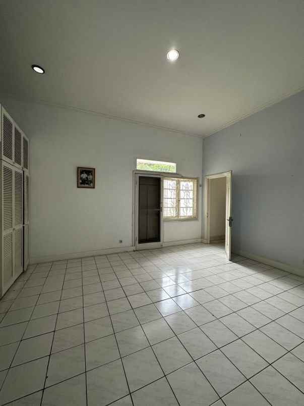 dijual rumah menteng