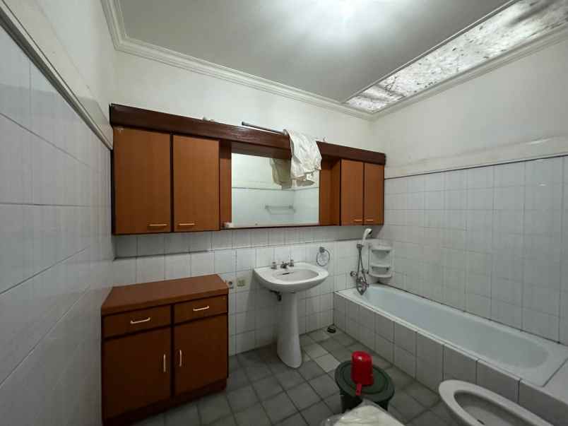 dijual rumah menteng