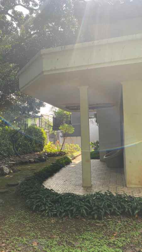 dijual rumah menteng