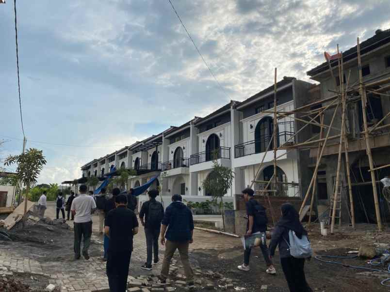 dijual rumah merjosari