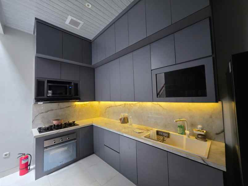 dijual rumah metland cakung