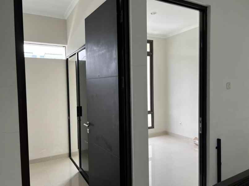 dijual rumah metland transyogi