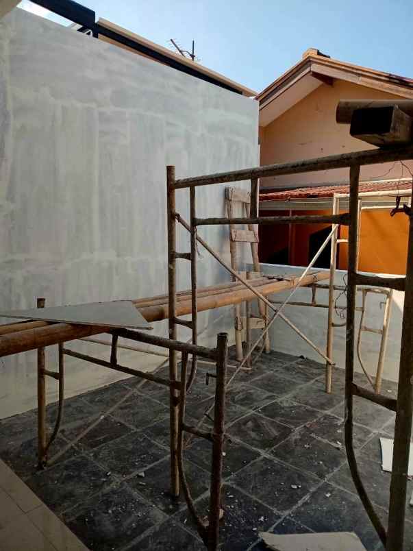 dijual rumah metro margahayu