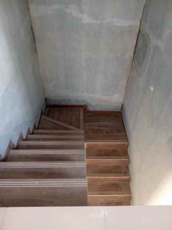 dijual rumah metro margahayu