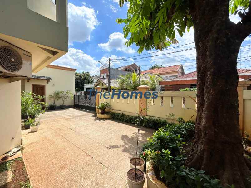 dijual rumah mewah di gudang peluru kebon baru tebet