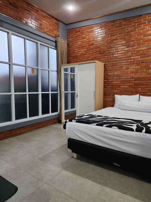 dijual rumah mewah di manahan solo