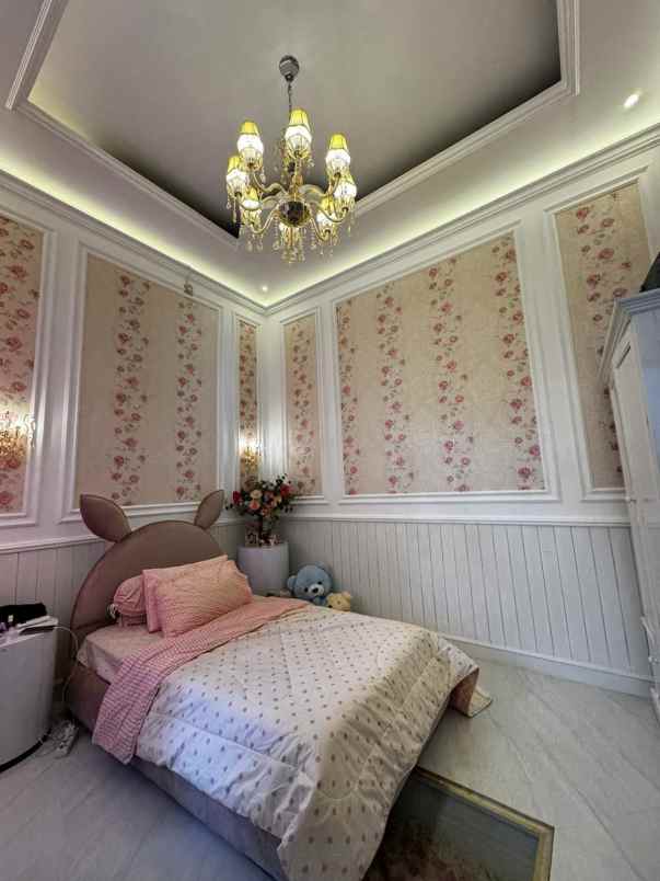 dijual rumah mewah permata jingga kota malang