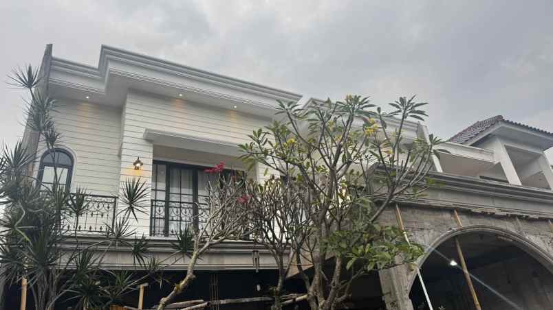 dijual rumah mewah permata jingga kota malang