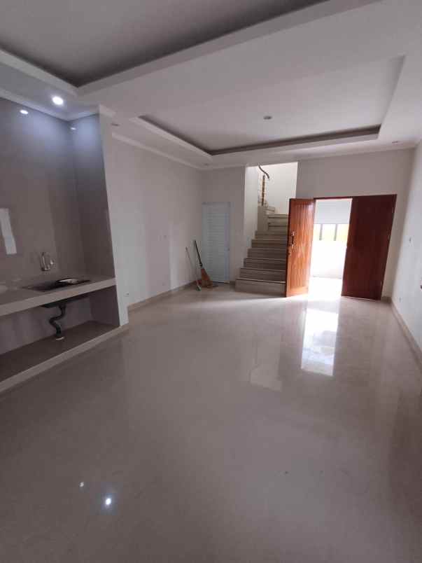 dijual rumah minimalis lantai 2 denpasar barat