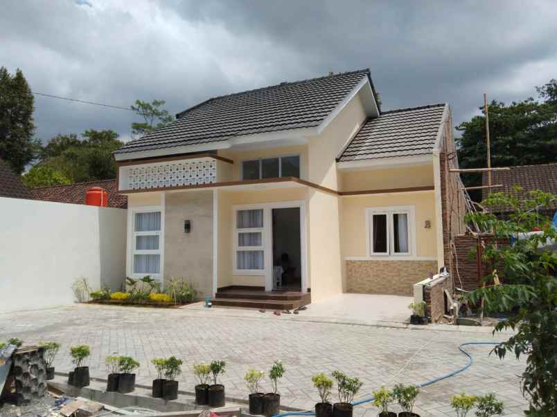 dijual rumah modern minimalis di kalasan