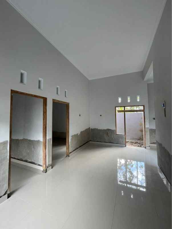 dijual rumah moyudan