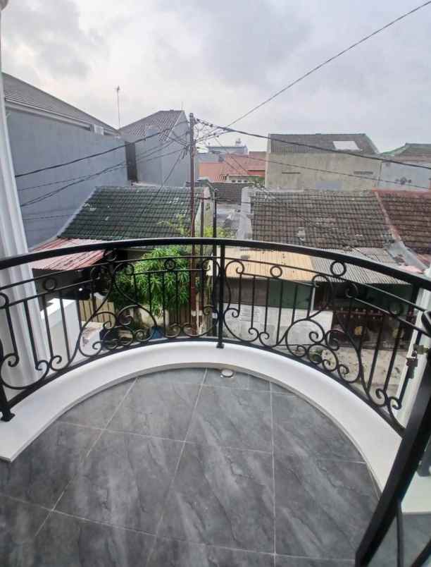 dijual rumah msmpang pancoran mas depok