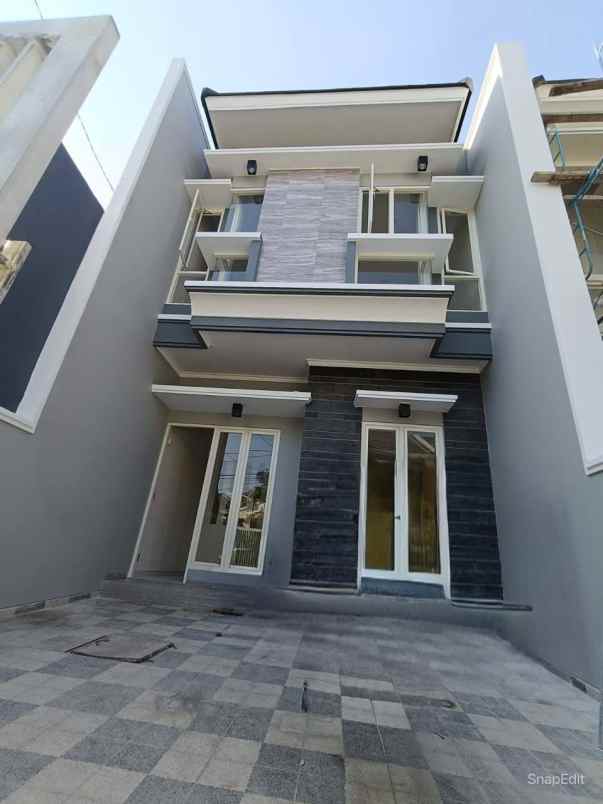 dijual rumah mulyosari