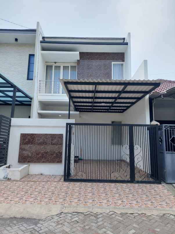 dijual rumah mulyosari