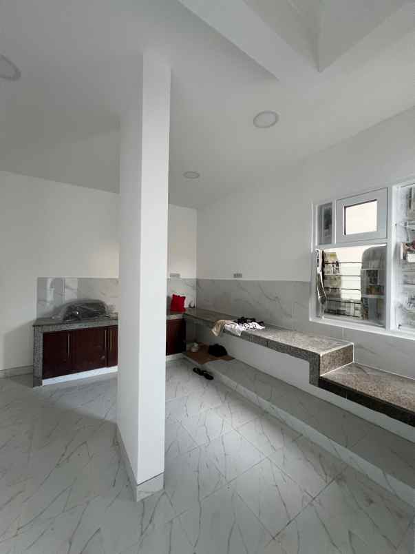 dijual rumah mulyosari