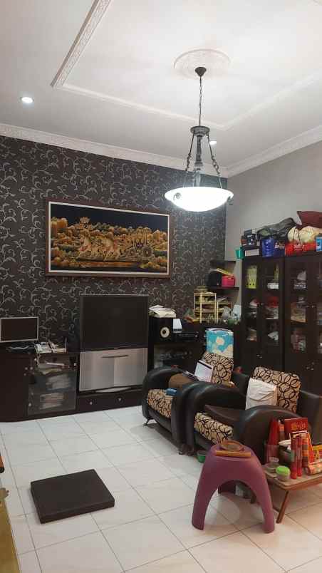 dijual rumah mulyosari prima