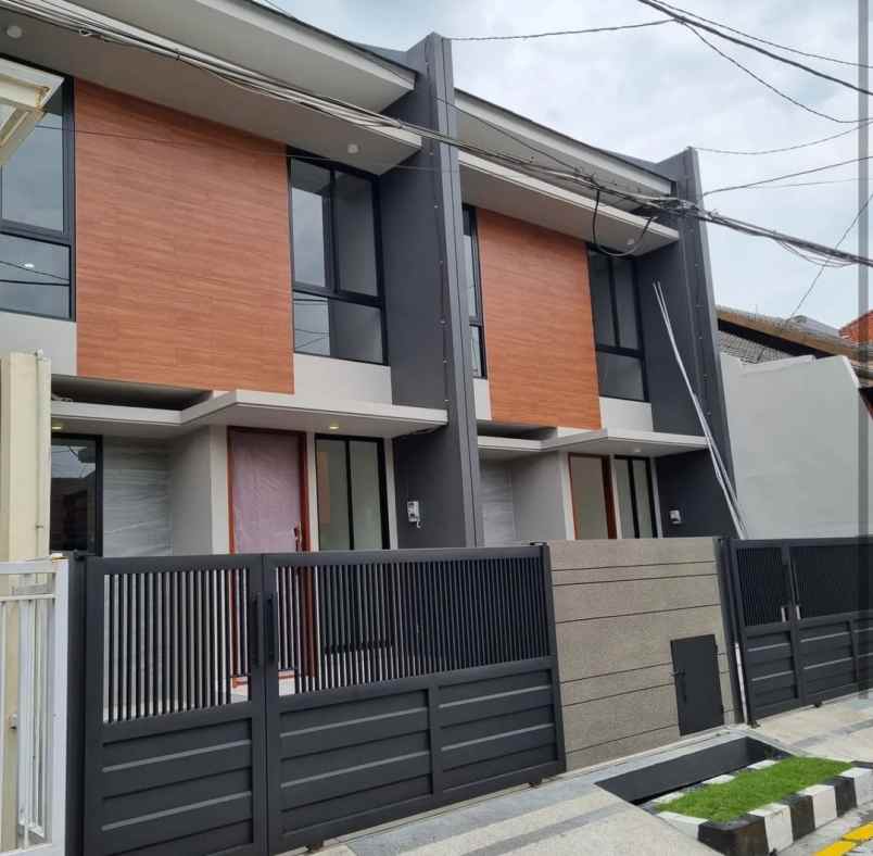 dijual rumah mulyosari utara