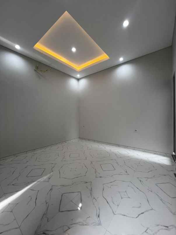 dijual rumah nirwana ekse