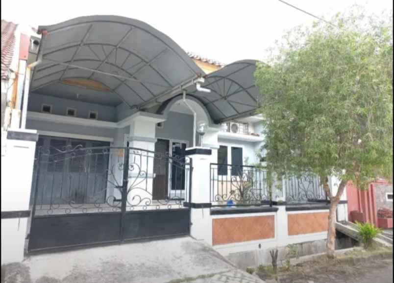 dijual rumah nirwana eksekutif