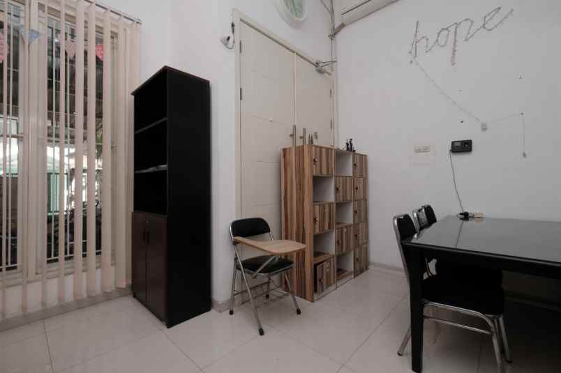 dijual rumah nirwana eksekutif