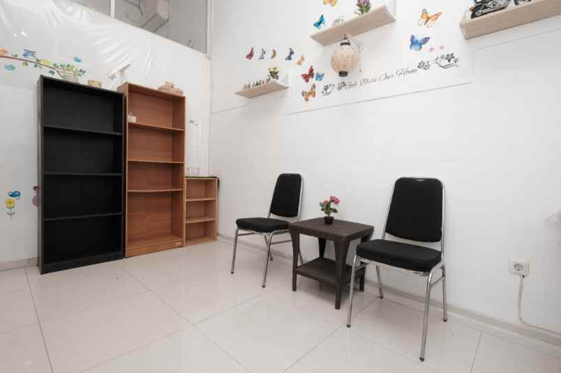 dijual rumah nirwana eksekutif