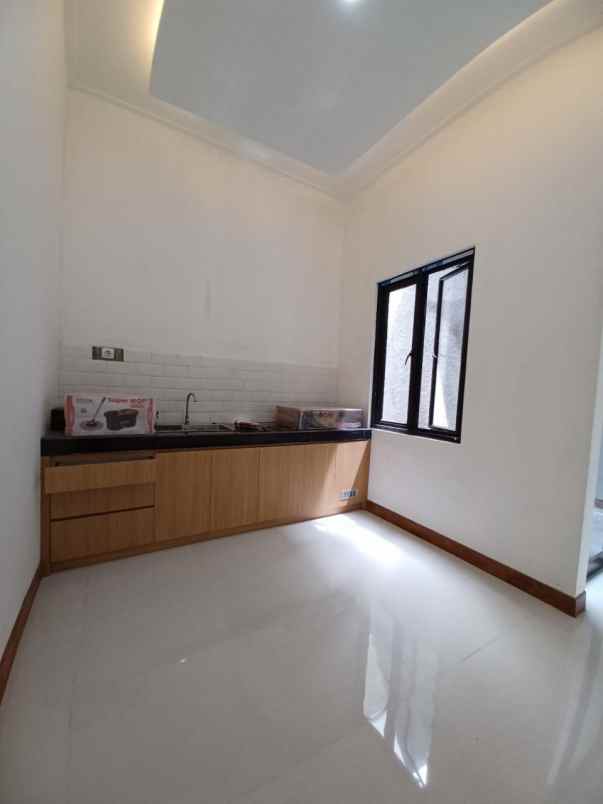 dijual rumah no1 jln beringin raya