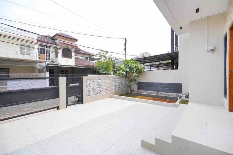 dijual rumah nusa loka bsd