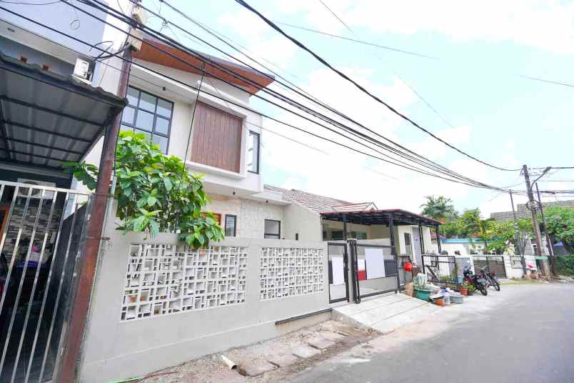 dijual rumah nusa loka bsd